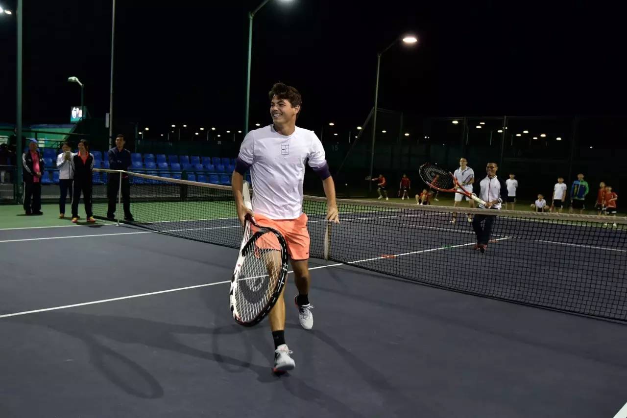 逆境中崛起 逆境中崛起