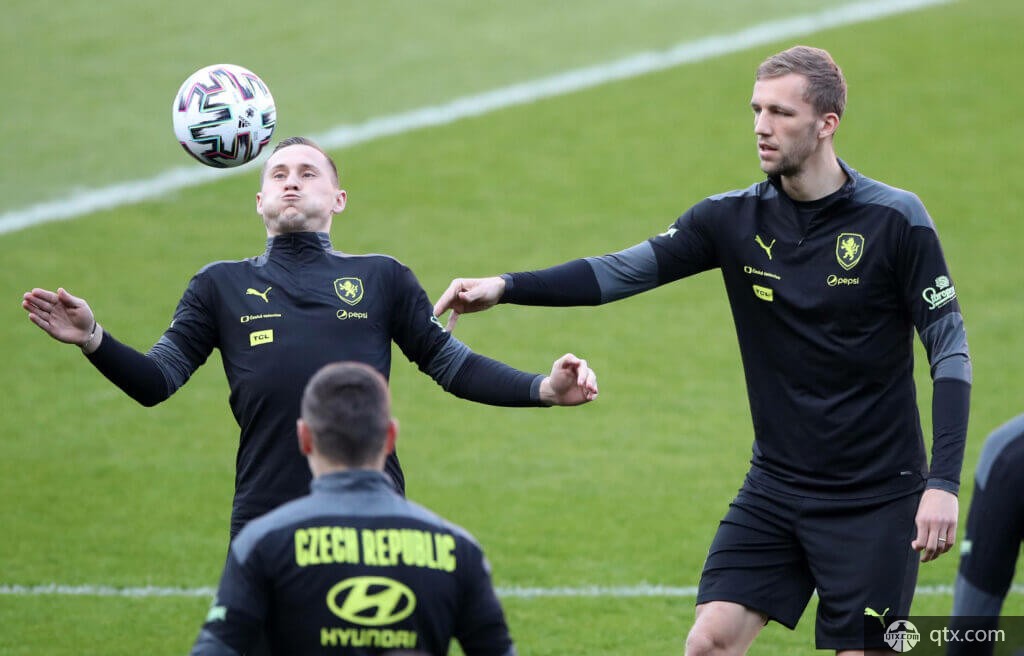 激烈的联赛 激烈的联赛