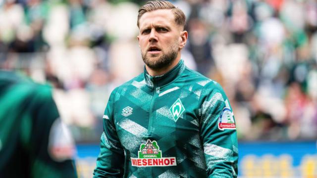 拼抢篮板的 拼抢篮板的